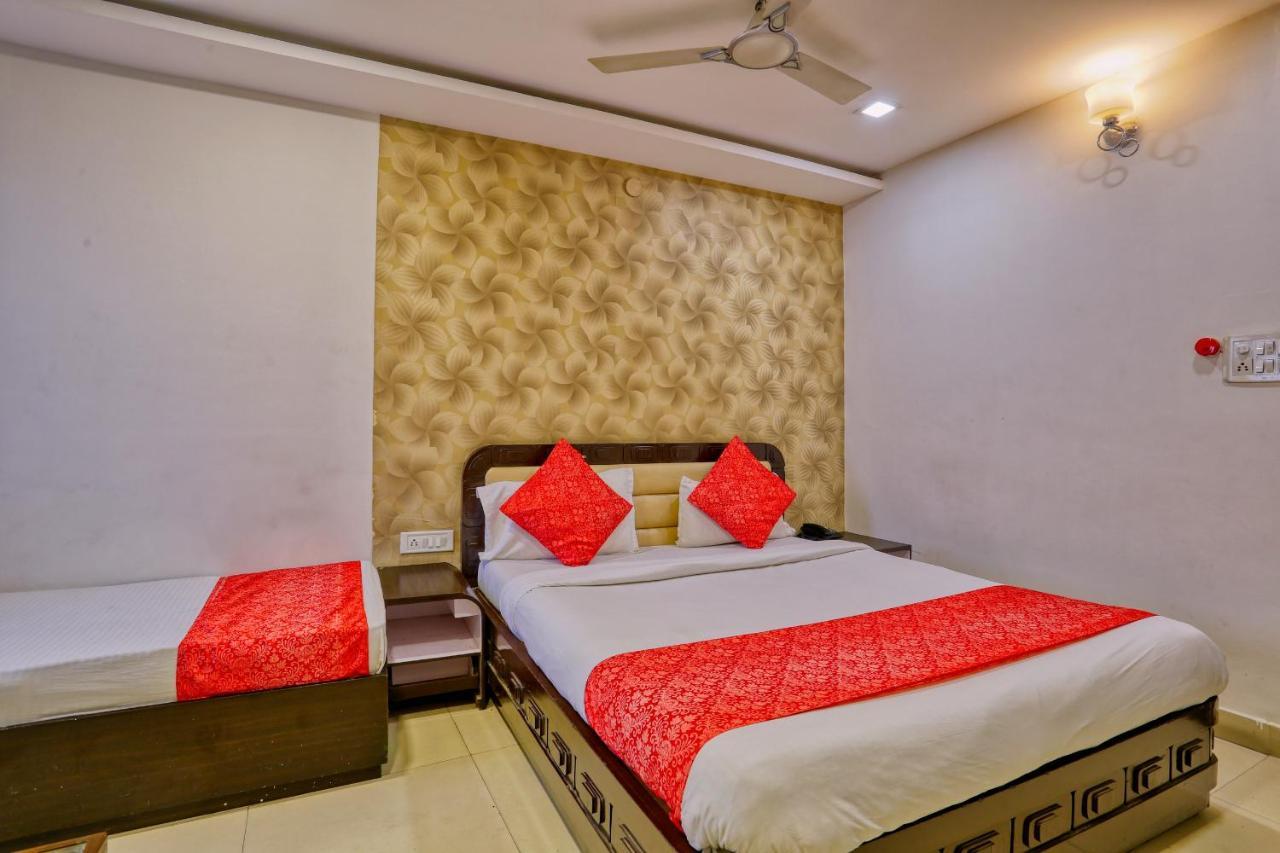 Hotel Galaxy Indore Buitenkant foto