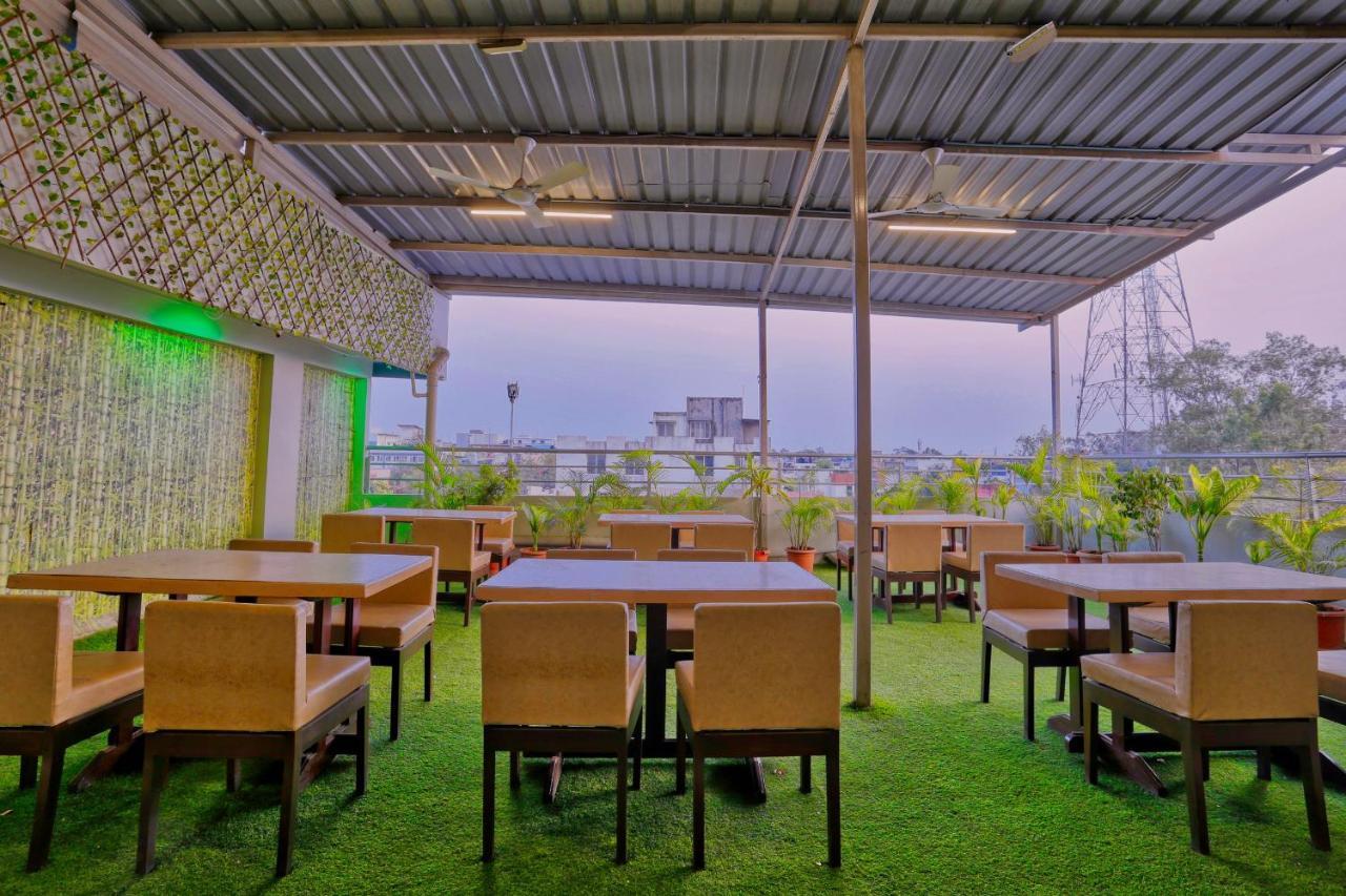 Hotel Galaxy Indore Buitenkant foto
