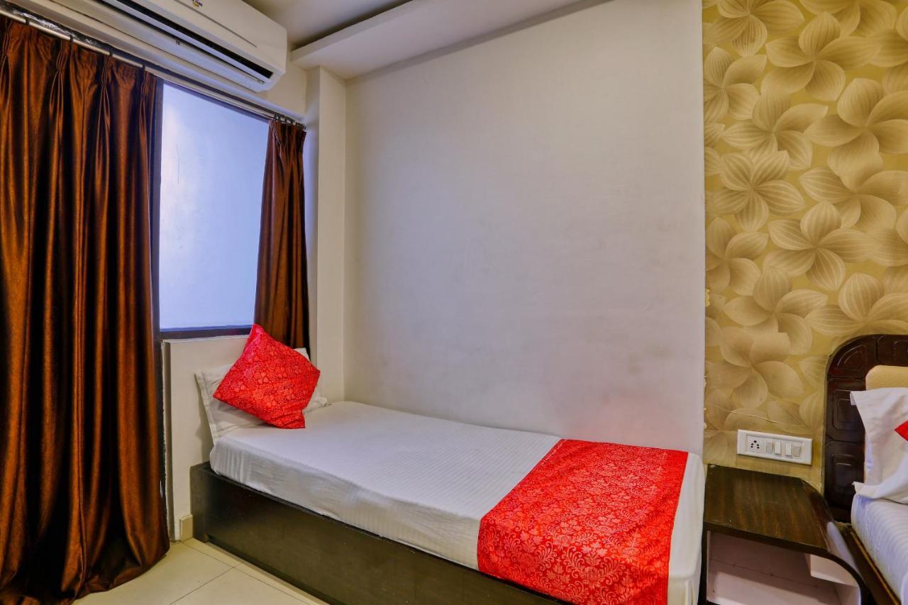 Hotel Galaxy Indore Buitenkant foto