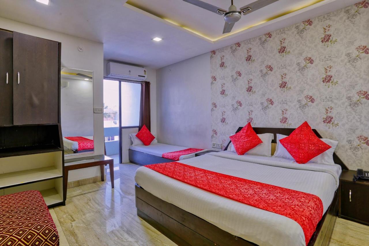 Hotel Galaxy Indore Buitenkant foto