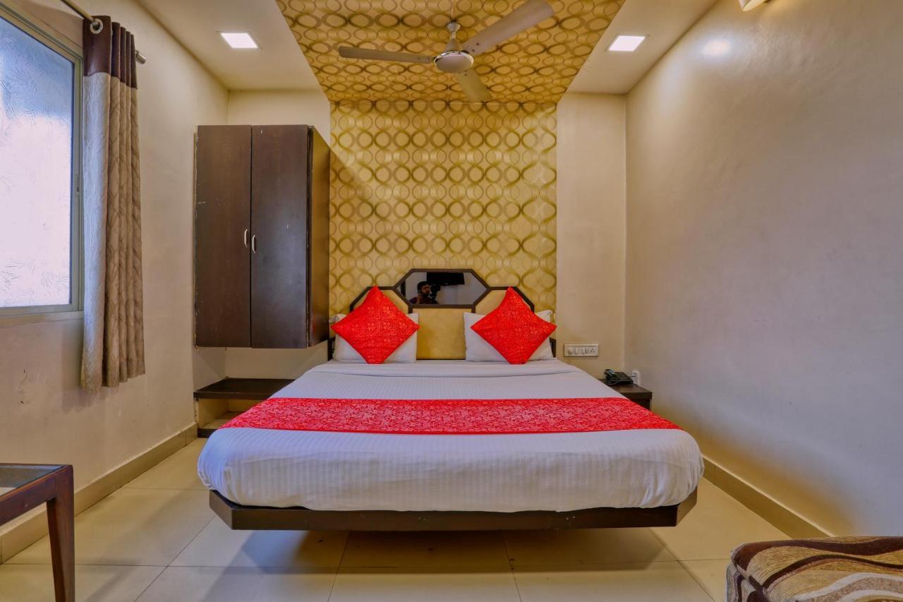 Hotel Galaxy Indore Buitenkant foto