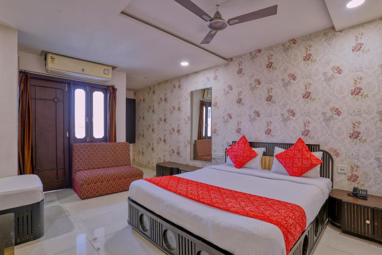 Hotel Galaxy Indore Buitenkant foto