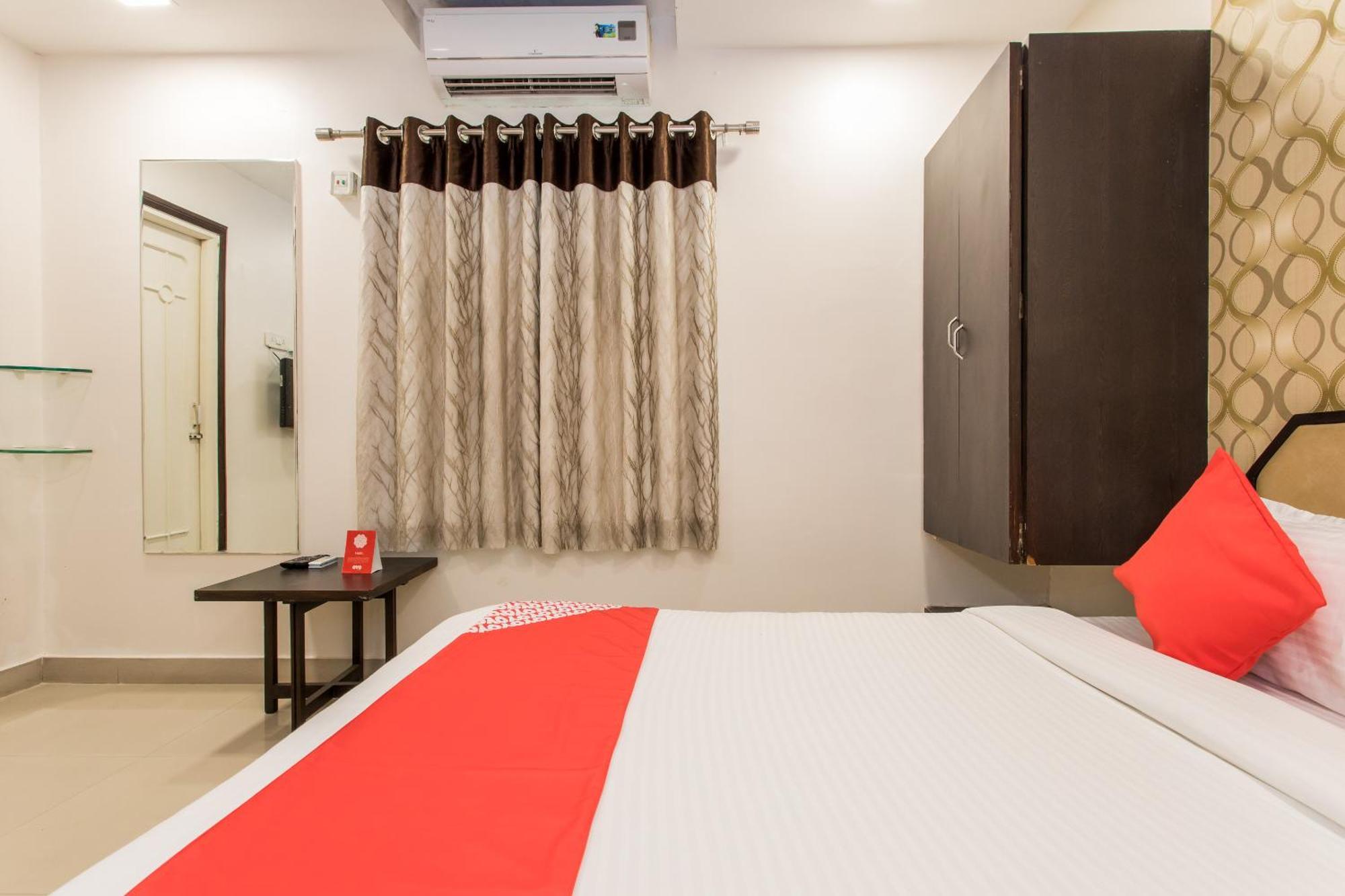 Hotel Galaxy Indore Buitenkant foto